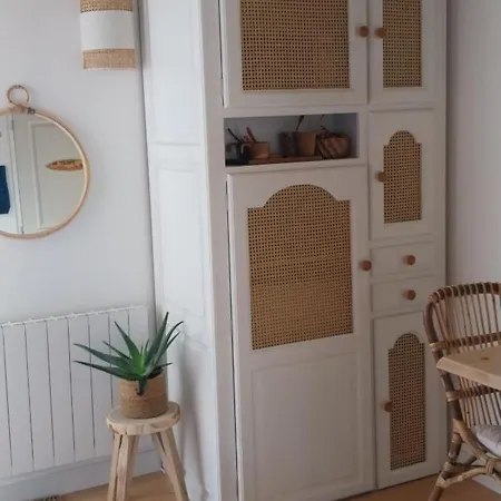 D'hôtes Chez Lyly Et Juju Piscine&sauna Parking Gratuit Casa de hóspedes