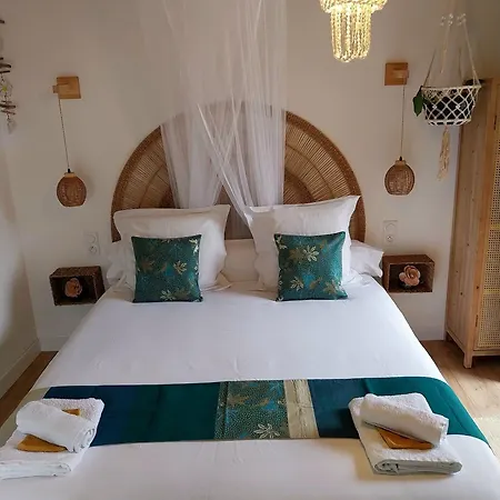 Chez Lyly et Juju Piscine&Sauna Calme 3chambres Pensión 3*