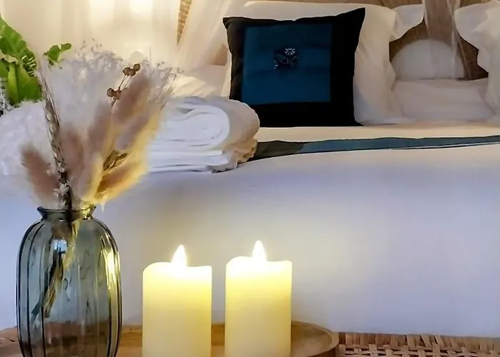 Chez Lyly et Juju Piscine&Sauna Calme 3chambres Pensión