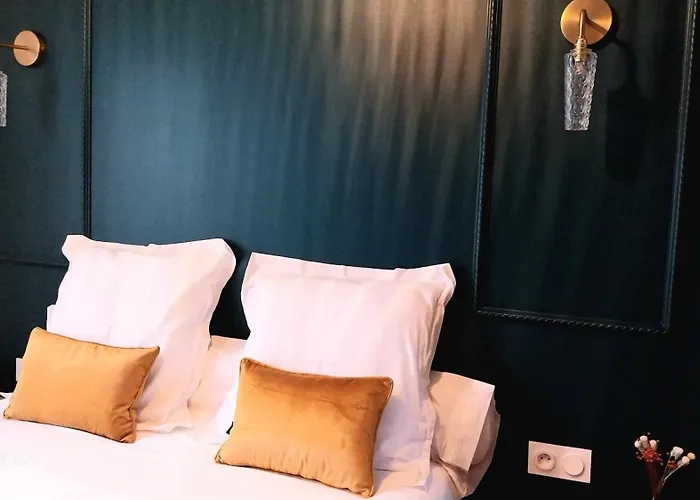 Chez Lyly et Juju Piscine&Sauna Calme 3chambres Pensión